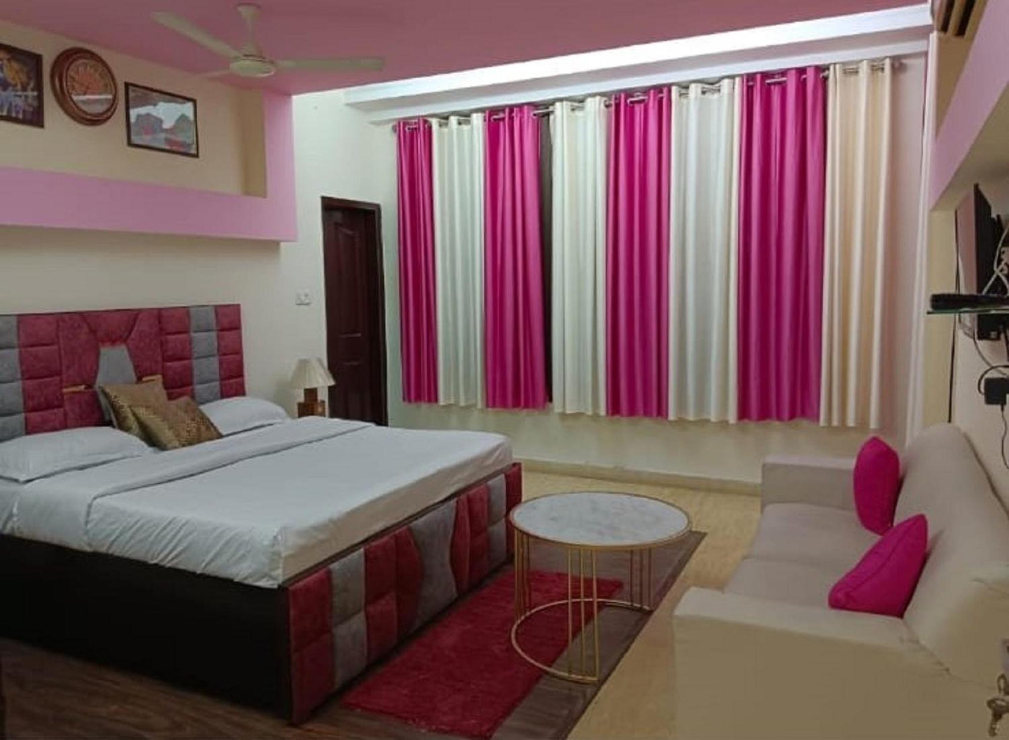 Star Inn Delhi  Buitenkant foto