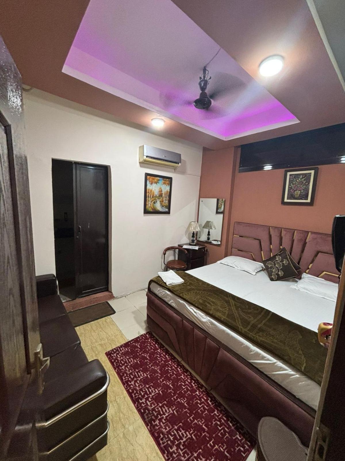 Star Inn Delhi  Buitenkant foto